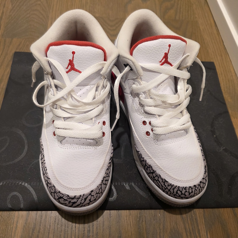 Jordan Air Retro 3 in White and Fire Red